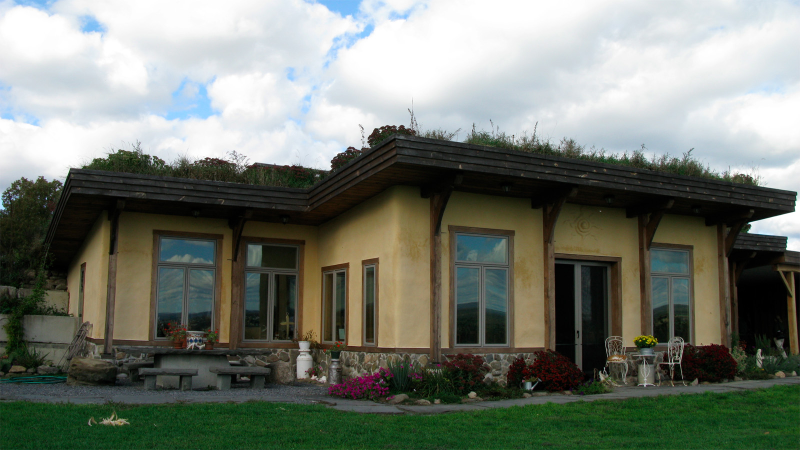 Illustration for article titled 21 Amazing Off-the-Grid Houses